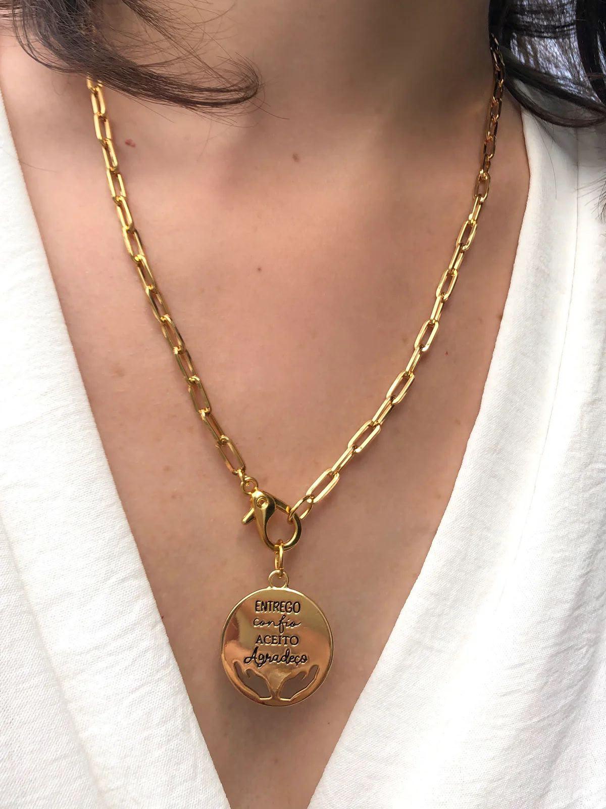 Medalha “Entrego, Confio, Aceito, Agradeço”