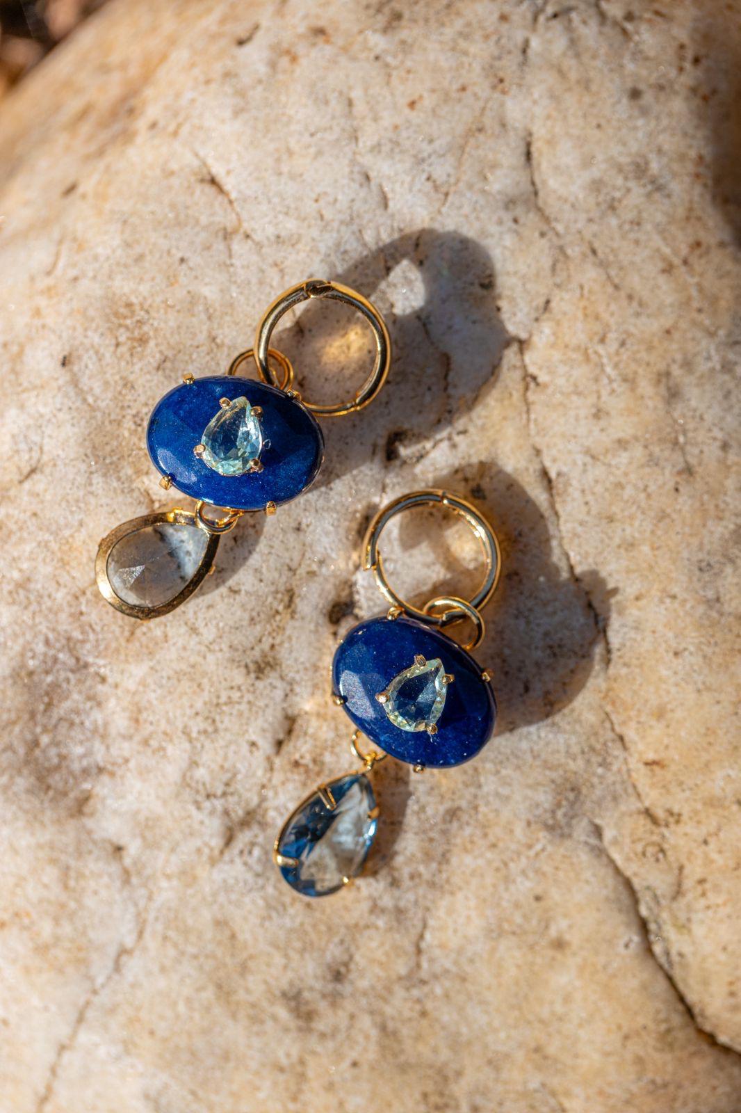 Brincos com Pedra Azul