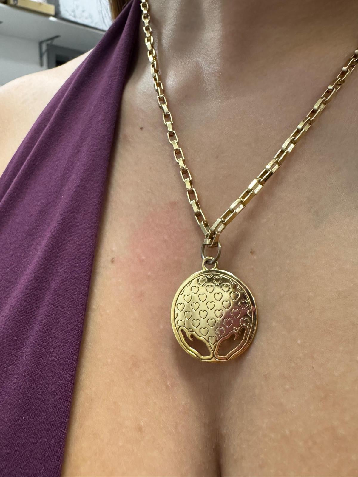 Colar com Medalha “Entrego, Confio, Aceito, Agradeço”